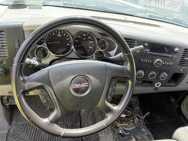 2012-gmc-3500hd-image-13