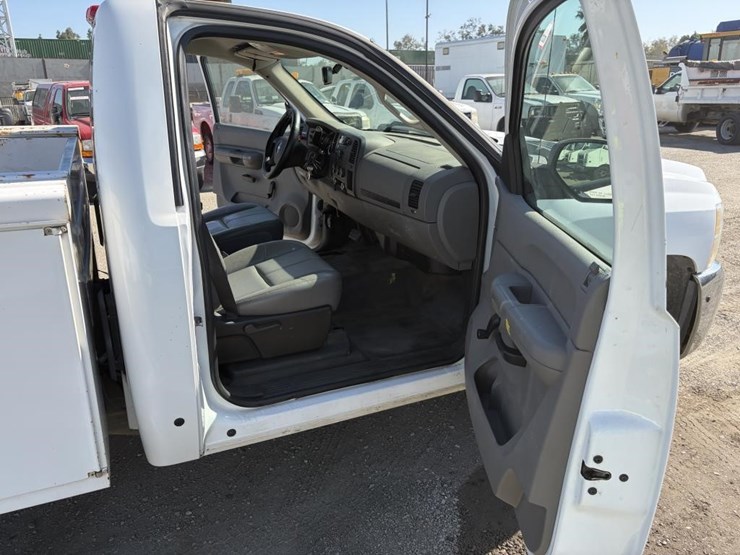 2008-chevrolet-2500hd-image-12