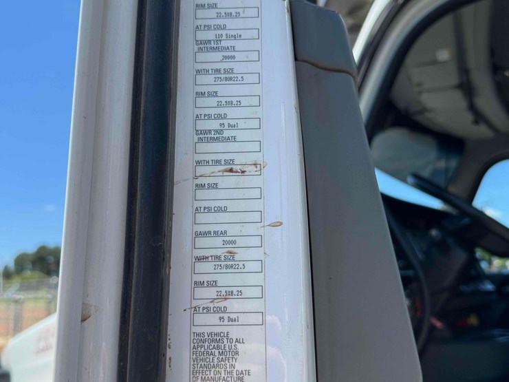 2021-kenworth-t880-image-11