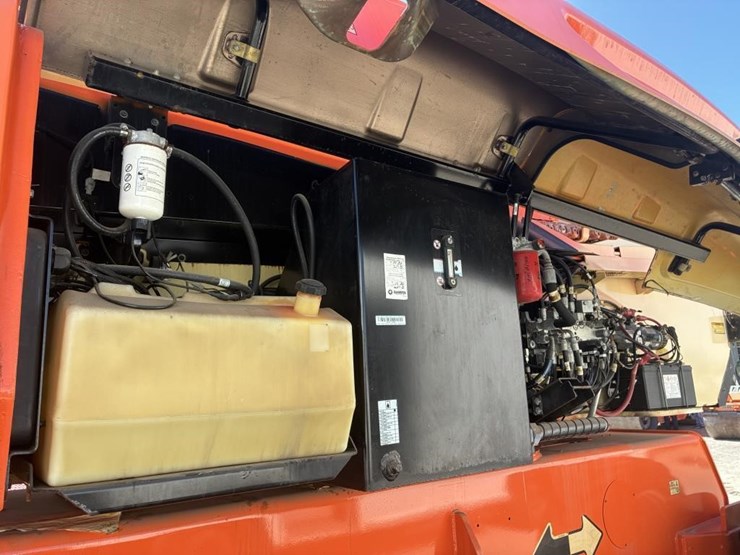2016-jlg-1250ajp-image-26