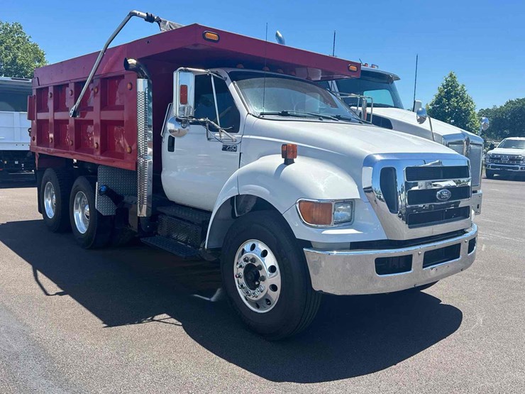 2015-ford-f750-image-1