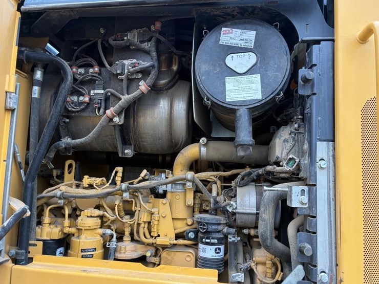 2020-deere-624l-image-28