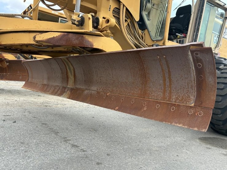 2004-caterpillar-143h-vhp-image-12