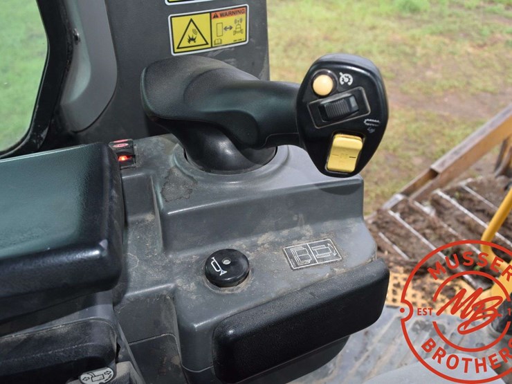 2010-caterpillar-d7e-image-61
