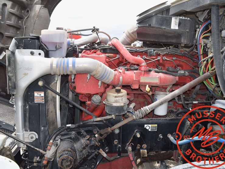2016-kenworth-t880-image-24