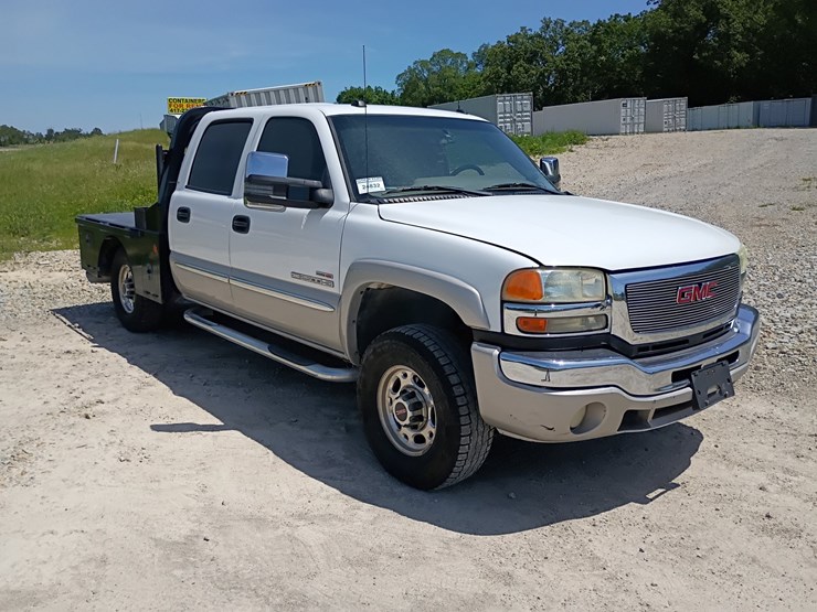 2005-gmc-sierra-2500-image-13