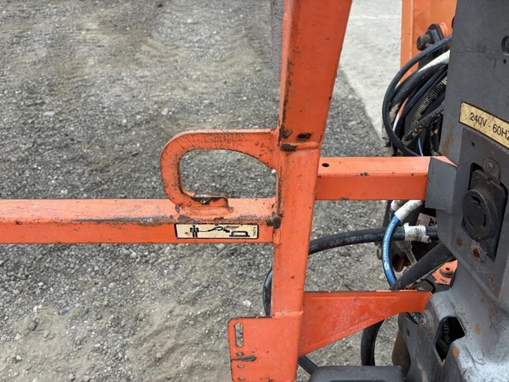 2008-jlg-1350sjp-image-12