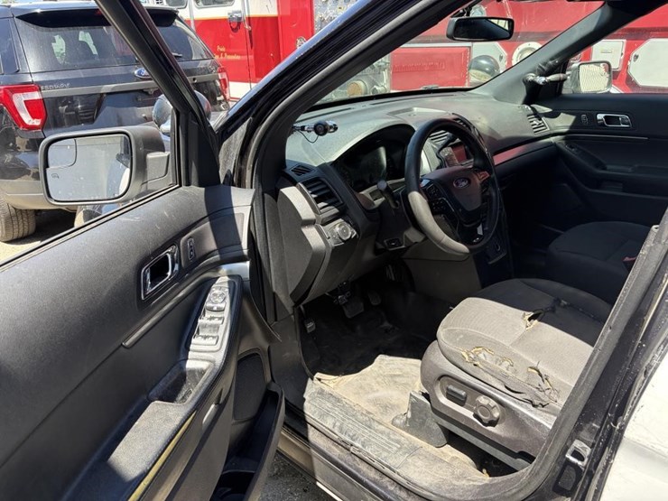 2019-ford-explorer-police-interceptor-image-12