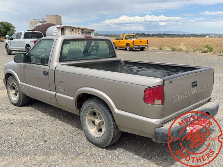 1999-chevrolet-s10-image-3