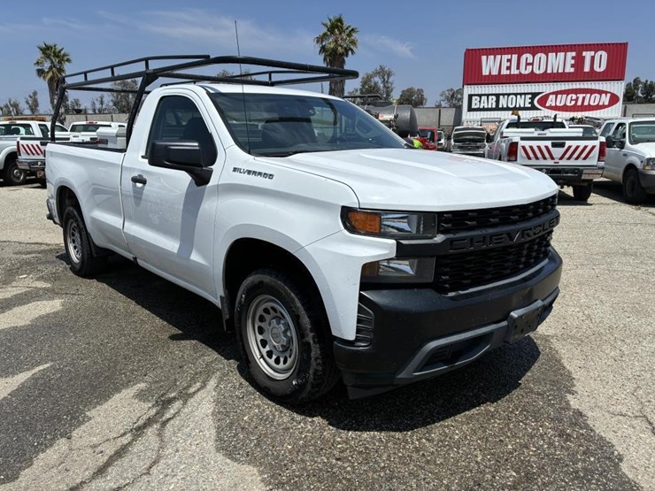 2020-chevrolet-1500-image-2