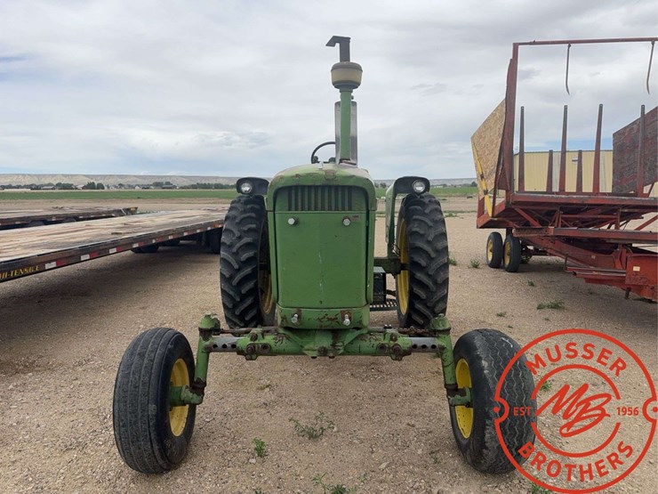 john-deere-3020-image-2