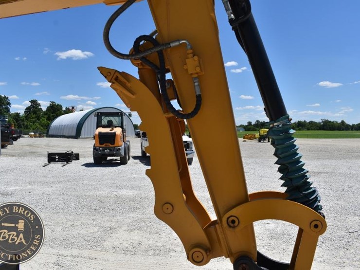 2021-caterpillar-305.5e2-image-12