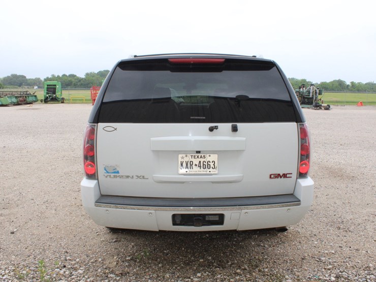 2008-gmc-yukon-xl-image-4