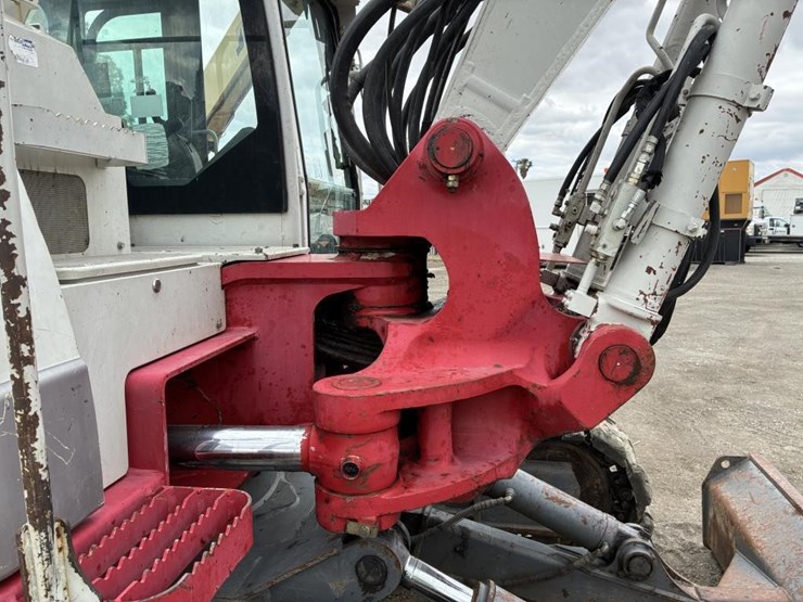 2018-takeuchi-tb2150-image-14