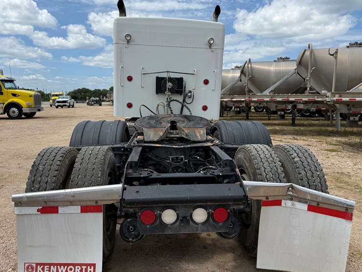 2016-kenworth-t800-image-6