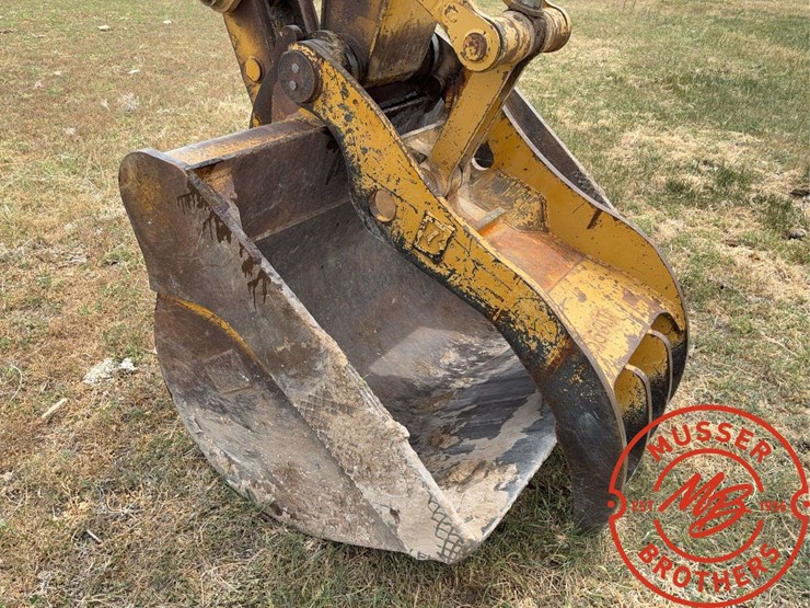 caterpillar-325b-image-22
