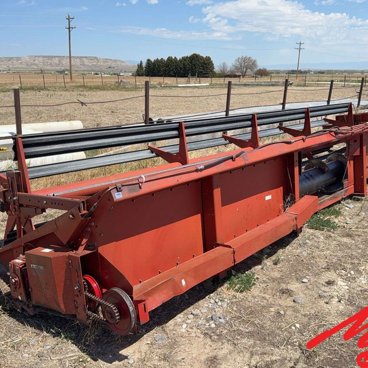 INTERNATIONAL 810