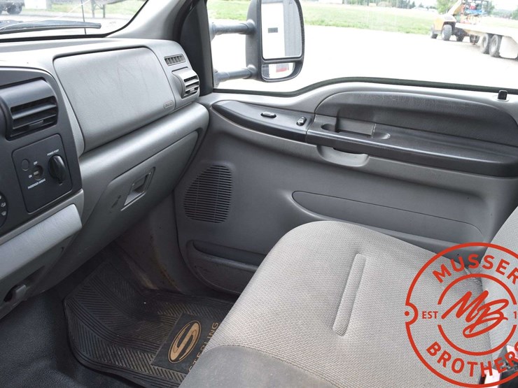 2006-ford-f350-image-34
