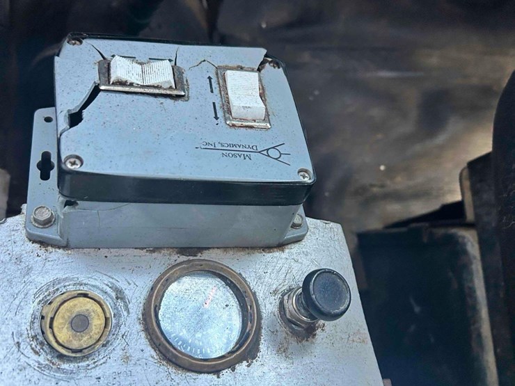 2001-mack-rd688s-image-48