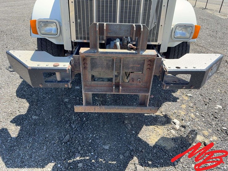 1996-peterbilt-379-image-10