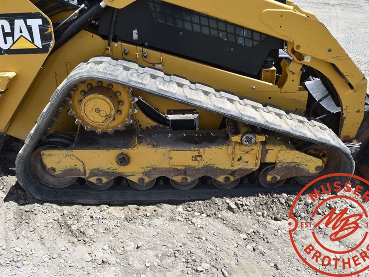 2016-caterpillar-d2-image-23