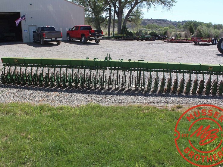 john-deere-400-image-6