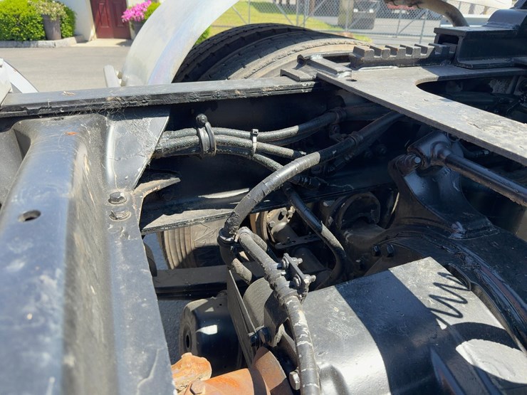 2011-western-star-4900sa-image-21