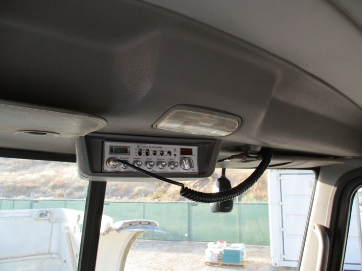 2013-peterbilt-367-image-14
