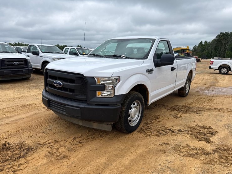 2017-ford-f150-xl-image-2