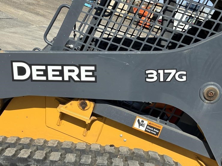 2023-deere-317g-image-10
