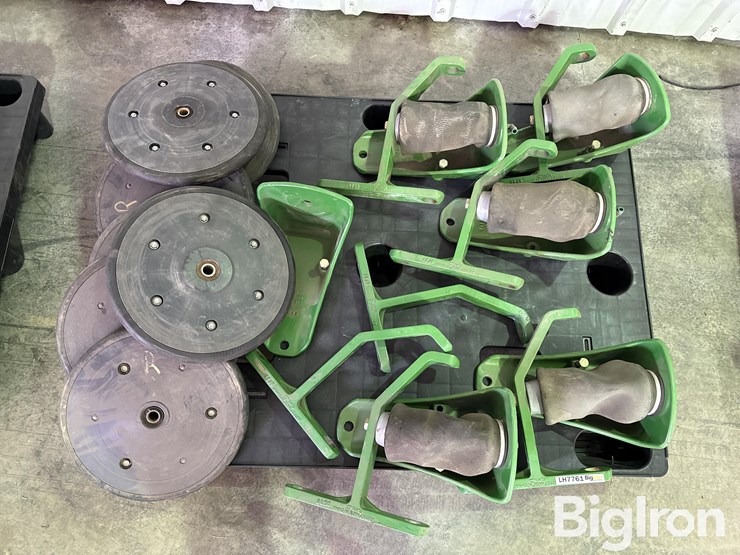 john-deere-planter-down-pressure-air-bags-w/single-valve-&-brackets-image-4
