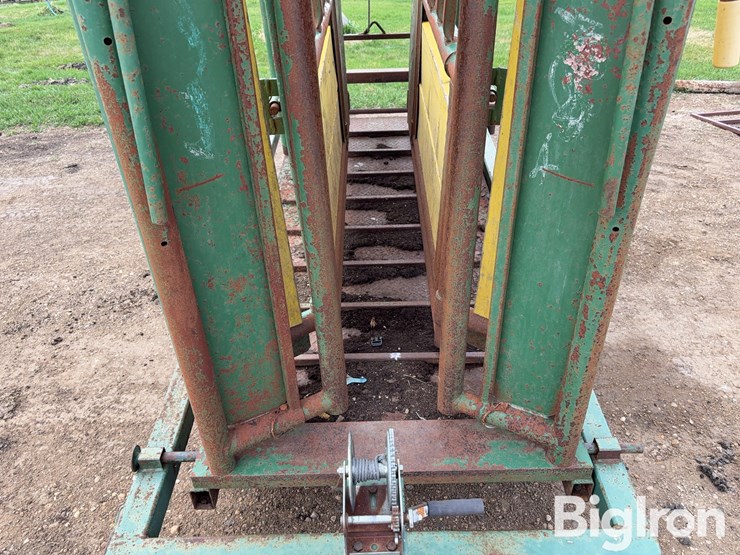 real-tuff-portable-working-chute-image-13