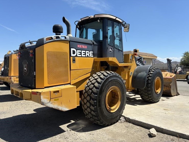 2018-deere-644k-image-3