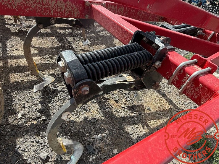 2019-sunflower-30'-chisel-plow-image-5