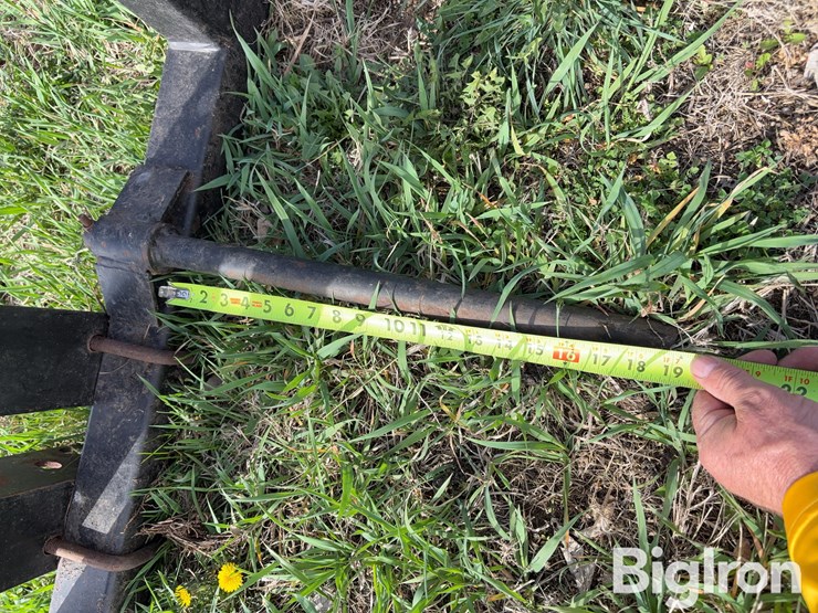 king-kutter-loader-mount/3-pt-mount-bale-spear-image-12