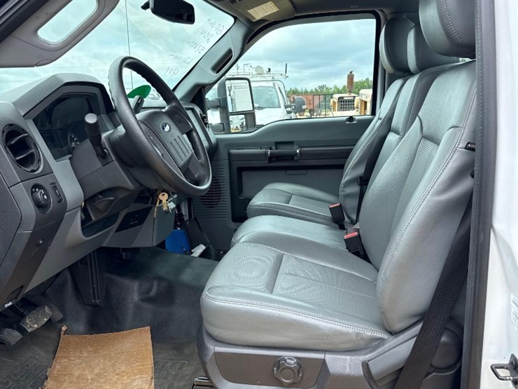 2014-ford-f350-image-18