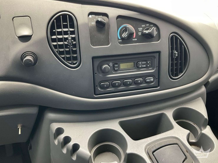 2007-ford-cargo-image-15