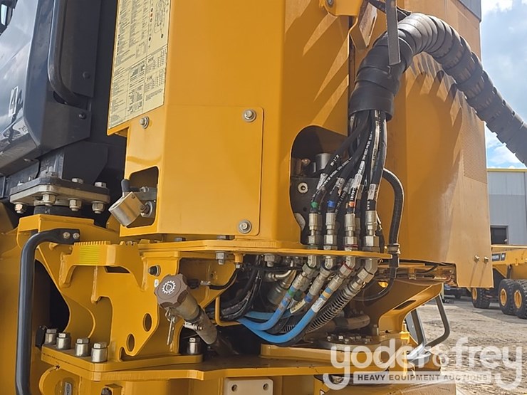 2023-deere-260e-image-18