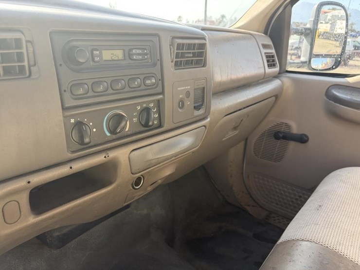2002-ford-f550-image-15