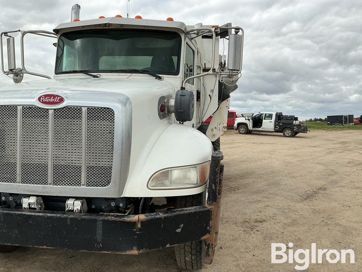 2015-peterbilt-337-image-9