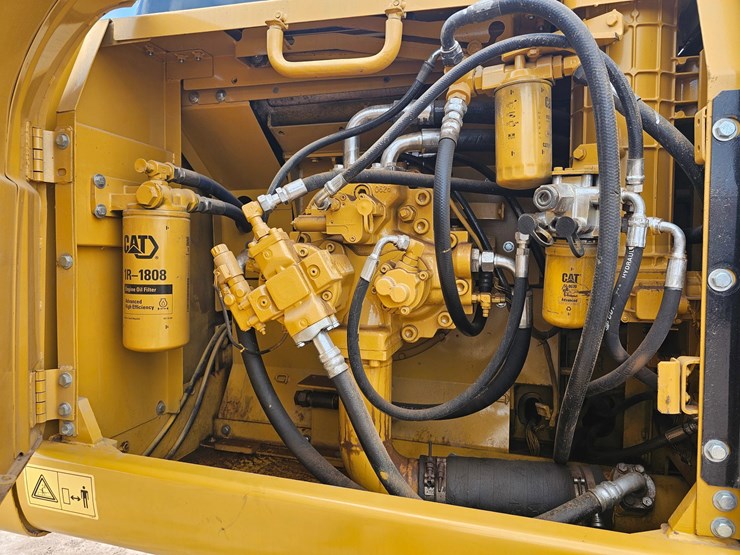 2021-caterpillar-336d2-image-10