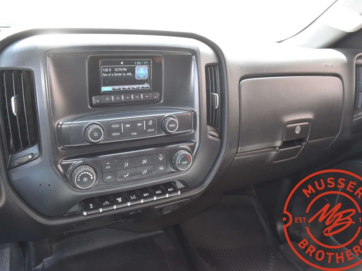 2015-chevrolet-3500-image-41
