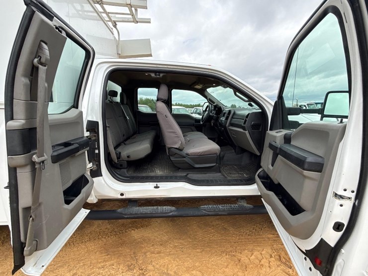 2019-ford-f550-image-9