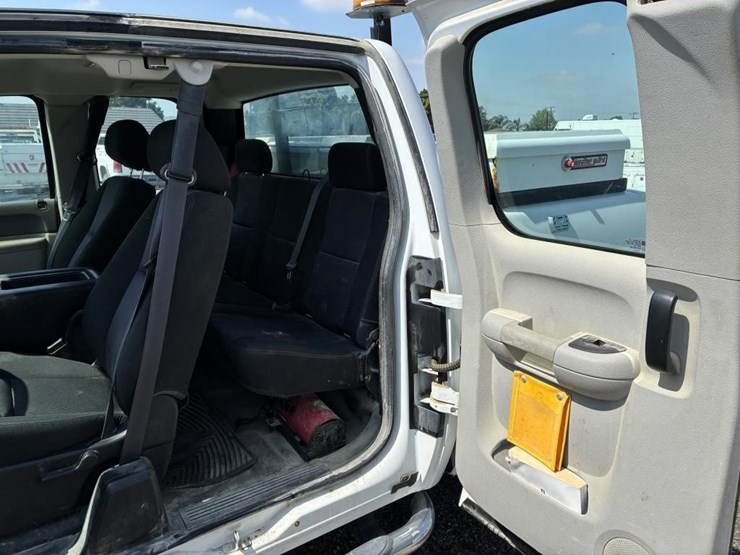 2012-gmc-3500hd-image-18