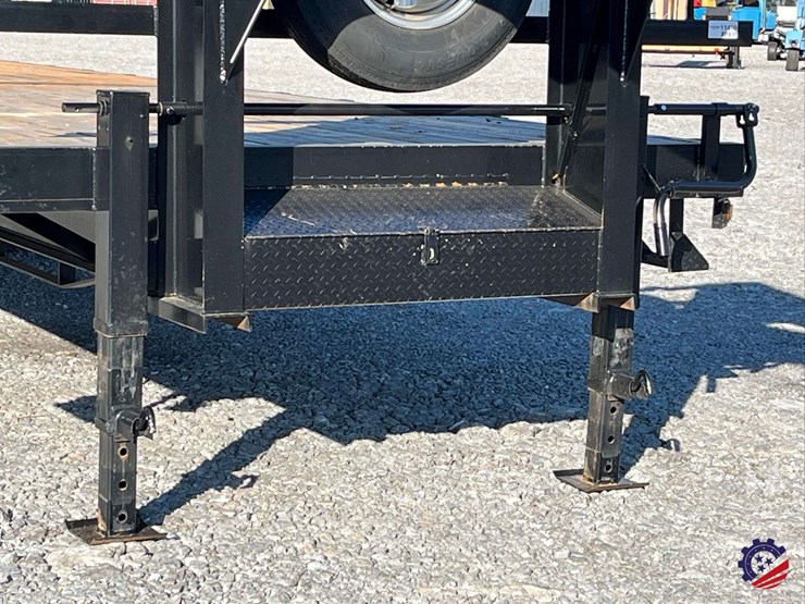 2025-c-&-w-trailers-dual-t/a-flatbed-gooseneck-trailer-image-14