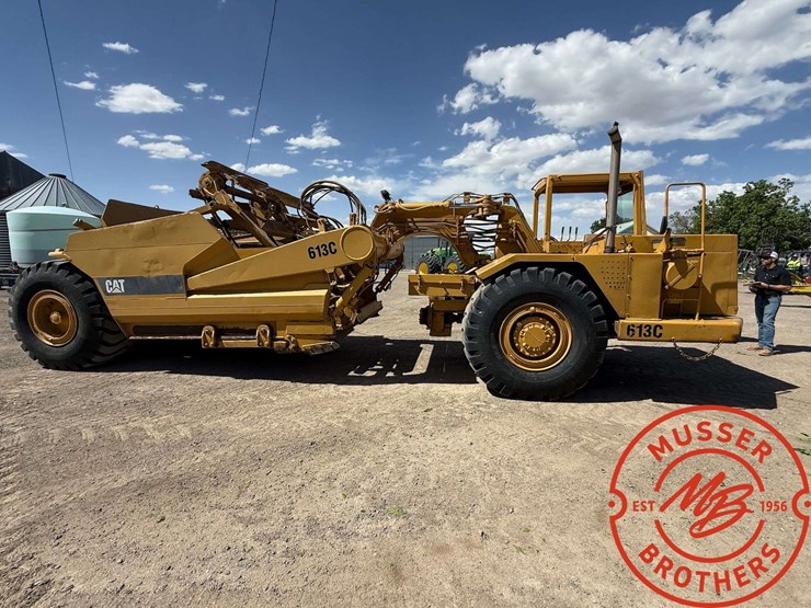 1992-caterpillar-613c-image-3