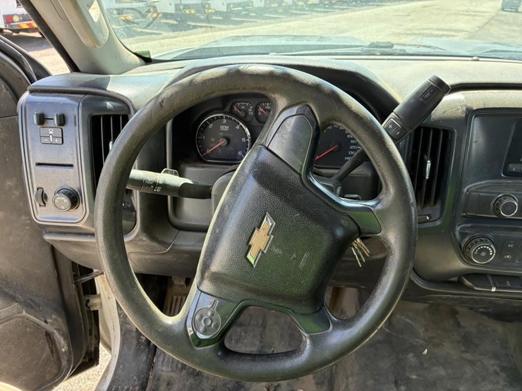 2015-chevrolet-3500hd-image-12