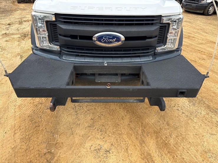 2019-ford-f550-image-13