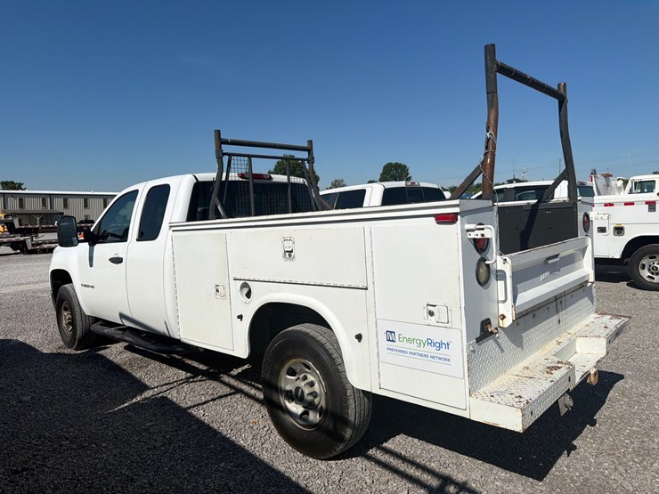 2009-gmc-3500hd-image-4