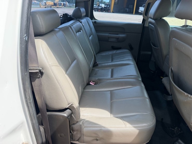2017-chevrolet-silverado-1500-image-6